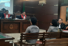 Sidang Perdana Arie Hadirkan Dua Saksi Mahasiswa UNY, Klaim Tak Lihat Terdakwa Membakar Tenda