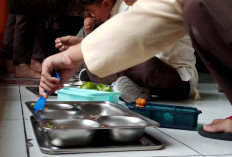 Puluhan Siswa dan Guru Diduga Keracunan Menu MBG di Sleman, JCW Desak Program Dihentikan Sementara