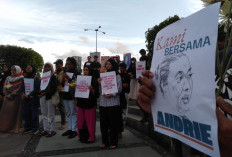 Aksi Solidaritas Suara Ibu Indonesia untuk Andrie Yunus, Massa Tuntut Pelaku Teror Air Keras Diungkap