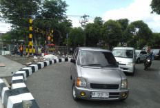 Lalu Lintas Jogja Mulai Padat Sejak Akhir Pekan, Malioboro Dipadati Lebih dari 9.000 Orang