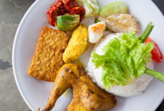 Menjelajahi Ayam Goreng Terenak di Jakarta dengan Bumbu Rempah dan Lalapan Segar