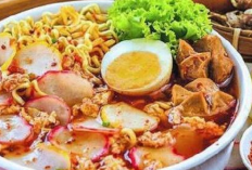Wisata Kuliner Warung Seblak Paling Viral dengan Racikan Bumbu Pedas Menantang