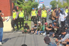 HMI Jogja Geruduk Mapolda DIY, Tuntut Perlindungan Korban dan Pengusutan Tuntas Kasus Ponpes