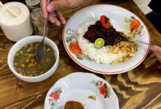 Kulineran Soto Legendaris di Bandung Murah dengan Isian Melimpah dan Rasa Juara!