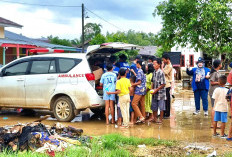 UMY Rescue 2025 Bagikan Susu dan Kue untuk Anak Terdampak Banjir di Langsa Lama Aceh