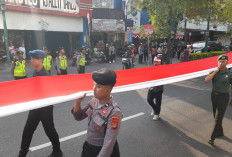 Semarak HUT ke-81 RI, Bendera 481 Meter Dibentangkan dari Tugu hingga Titik Nol Jogja
