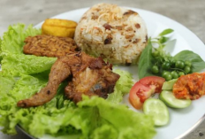 Terkenal di Bandung, Yuk Cobain Destinasi Kuliner Nasi Tutug Oncom Khas Sunda Asli