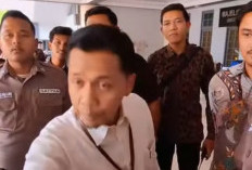 Viral!! Wakil Rektor UNY Sebut 'Ini Kotor, Ini Sampah' saat Mahasiswa Berunjuk Rasa
