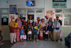 Meriahkan Hari Anak Nasional 2026, RSUD Brebes Bagikan Bingkisan Pada 100 Pasien Anak
