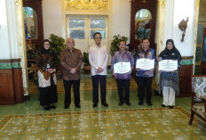 Sri Sultan HB X Serahkan Bantuan Rp3 Miliar untuk Tiga Provinsi Terdampak Bencana