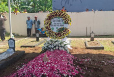 Haru di Kulon Progo, Pemakaman Militer Praka Farizal Rhomadhon Berlangsung Khidmat