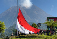 Bendera Raksasa Kembali Berkibar di Bukit Klangon, Semangat Patriotisme dari Lereng Merapi