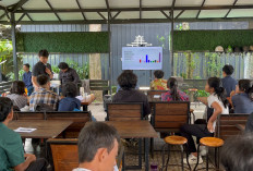 Pelatihan Pemanfaatan Limbah Plastik Bernilai Ekonomi Diminati Pelajar hingga Masyarakat Umum