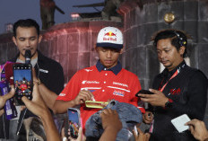 Veda Ega dan Mario Aji Disambut Ratusan Fans di Jogja, Cerita Perjalanan dari Motocross ke MotoGP