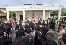 Ratusan Mahasiswa Demo di DPRD DIY, Tuding MBG Jadi Proyek dan Minta Reformasi Kepolisian