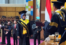 Kasatpol PP Brebes Caridah Sukses Raih Gelar Doktor Dengan Predikat Cumlaude di UNNES Semarang