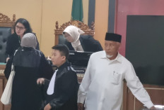 Sidang Perdana Eks Bupati Sleman Dibuka, Dakwaan Ungkap Jaringan tapi Aliran Dana Rp 10,9 Miliar Masih Gelap