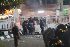 Aksi Ricuh di Rel Teteg Malioboro, Massa Dipukul Mundur hingga Tugu Jogja