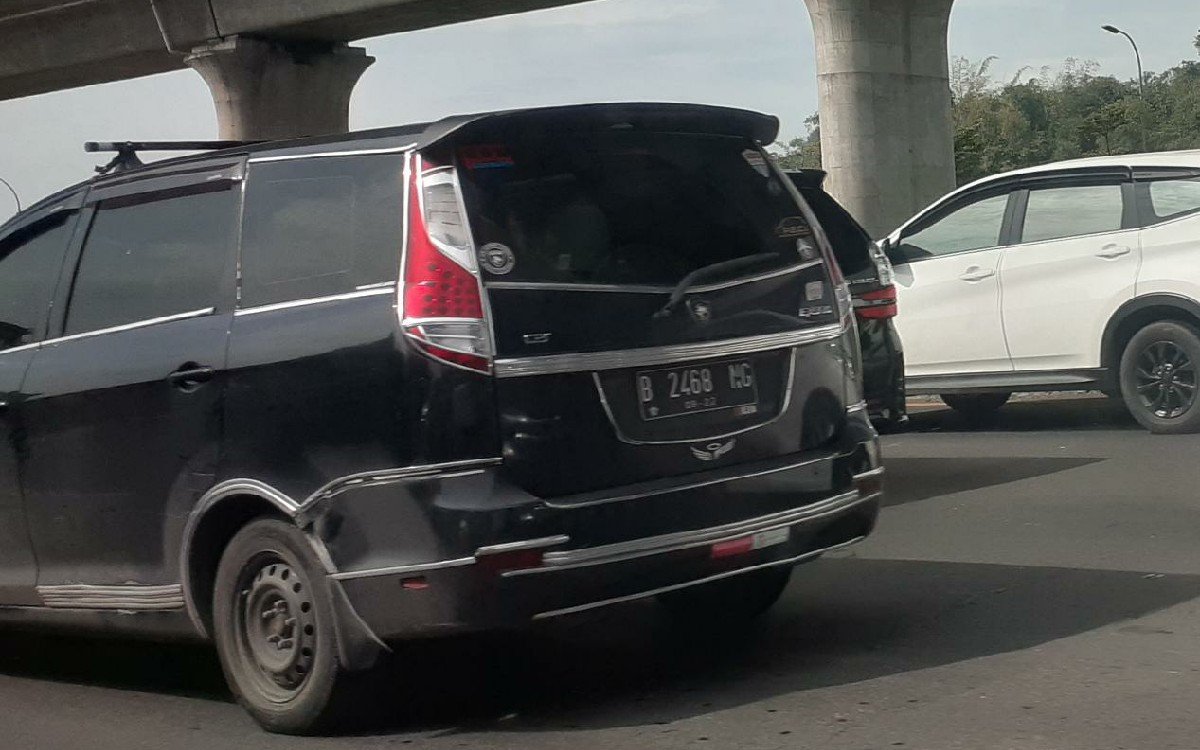 Polisi Kecolongan, Ada Mobil Berpelat Genap di Tol Jakarta-Cikampek Aman Melintas, Katanya Hari Ini Giliran Ga