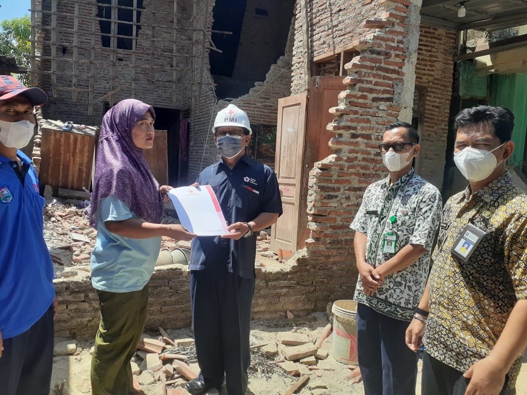Kontruksi Rapuh, Rumah Watiah Mendadak Ambruk