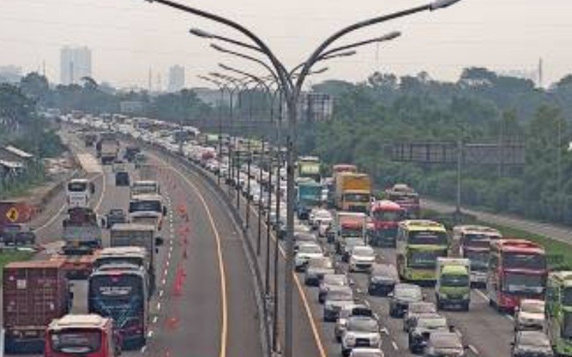 Ini Dia Penyebab Tol Jakarta-Cikampek Macet 22 Kilometer pada Pukul 13.09